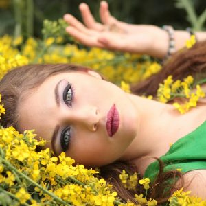 girl-1319114_1920